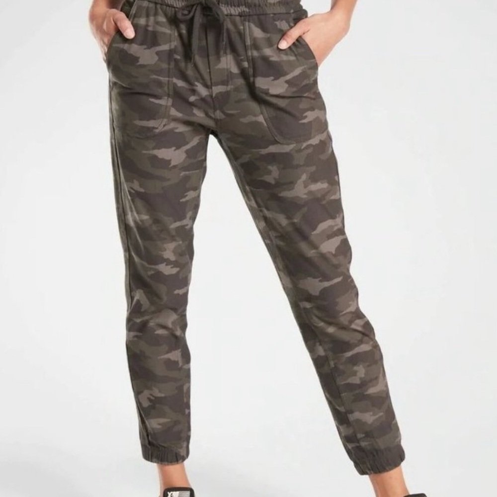 Athleta Farallon Jogger